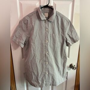 AE 77 Premium Breezy seersucker short sleeve button up size M